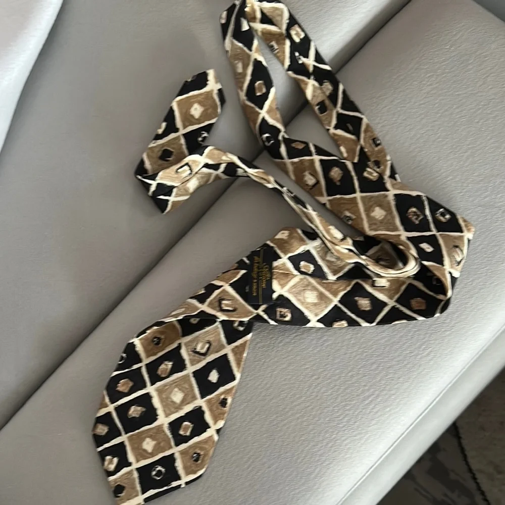 Elegant Black and Tan Geometric Tie